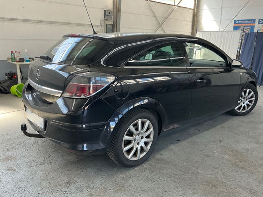 Opel Astra GTC 1.4 Edition 2009 – снимка 2