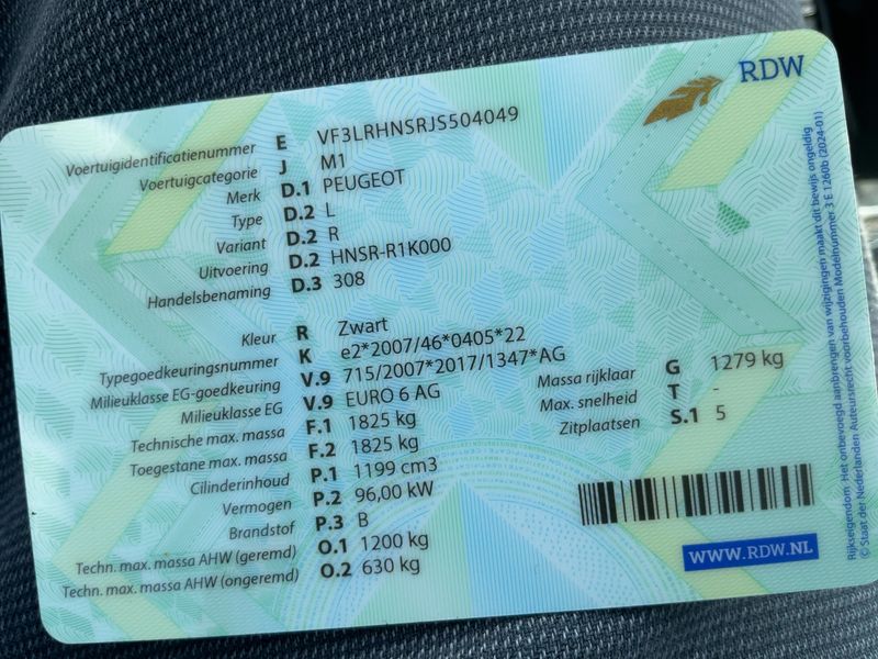 Peugeot 308 1.2 PureTech Allure Business 2019 – снимка 20