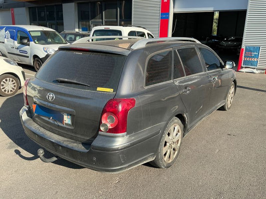 Toyota Avensis 2.0 D-4D Sol 2007 – снимка 2