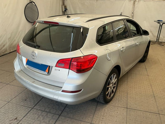 Opel Astra 1.7 CDTI Design Edition 2012 – снимка 2
