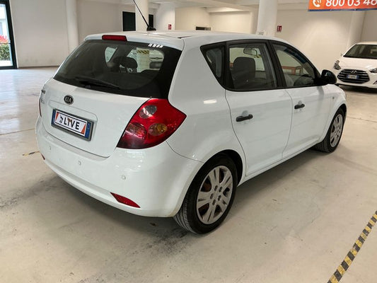 Kia cee'd 1.4 EX 2008 – снимка 2