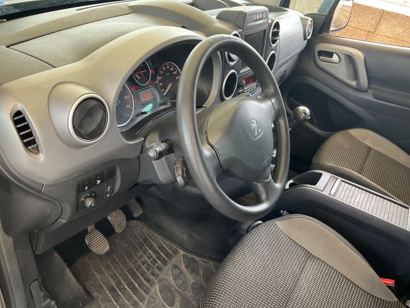 Peugeot Partner 1.6 Blue-HDi Outdoor 2018 – снимка 26