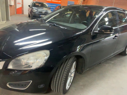 Volvo V60 2.0 T Momentum 2010 – снимка 2