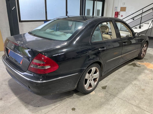 Mercedes-Benz E-Klasse E 220 CDI Avantgarde 2004 – снимка 2