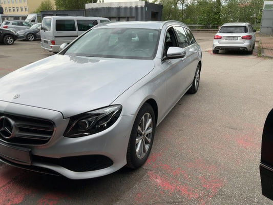 Mercedes-Benz E-Klasse E 200 T Avantgarde 2017 – снимка 2