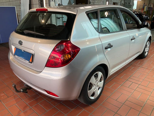 Kia cee'd 1.4 Vision 2009 – снимка 2