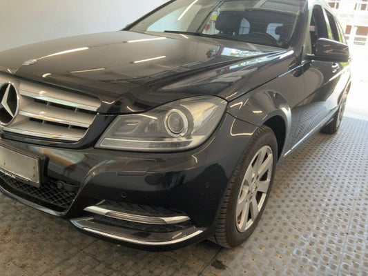 Mercedes-Benz C-Klasse C 180 CGI T BlueEfficiency Avantgarde 2014 – снимка 2