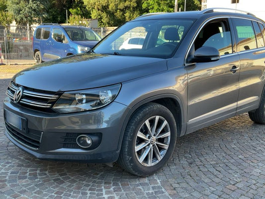 Volkswagen Tiguan 2.0 TDI Sport & Style BlueMotion Tech 2014 – снимка 2