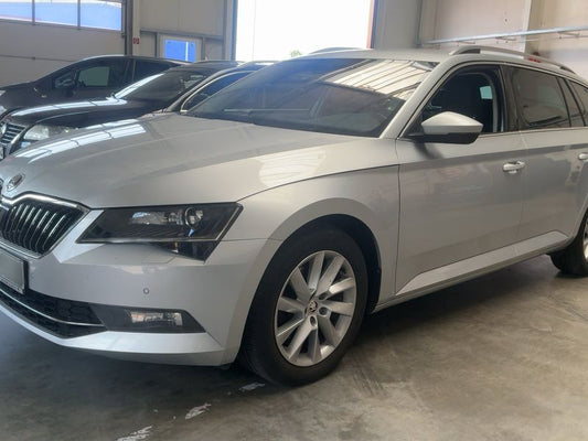 Skoda Superb 2.0 TDI Premium Edition 4x4 2019 – снимка 2