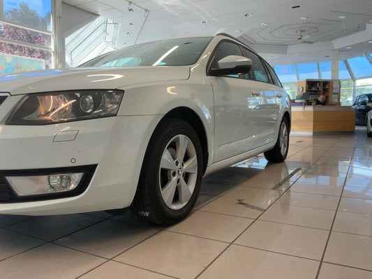 Skoda Octavia 2.0 TDI Elegance 2015 – снимка 2