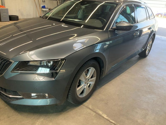 Skoda Superb 2.0 TDI Laurin & Klement 4x4 2019 – снимка 2