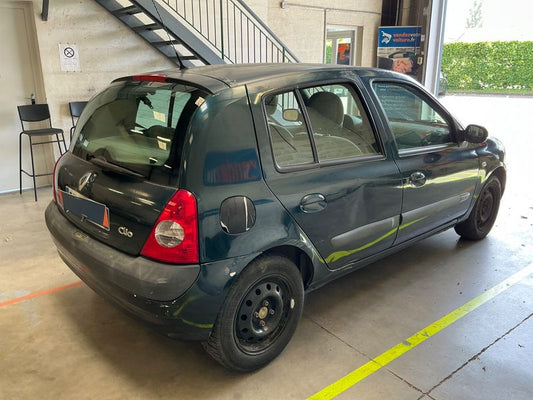 Renault Clio 1.4 Privilege Luxe 2005 – снимка 2