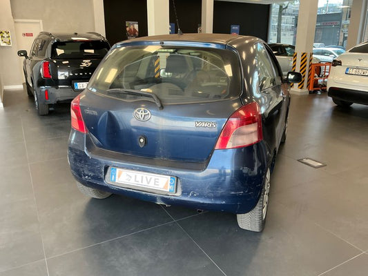 Toyota Yaris 1.0 VVT-i 2006 – снимка 2
