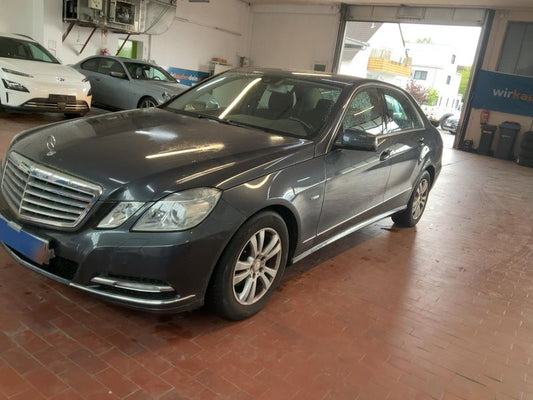Mercedes-Benz E-Klasse E 200 CGI BlueEfficiency Elegance 2011 – снимка 2