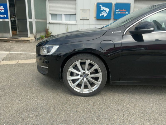 Volvo V60 2.4 T6 Plug-in Hybrid Momentum AWD 2017 – снимка 2