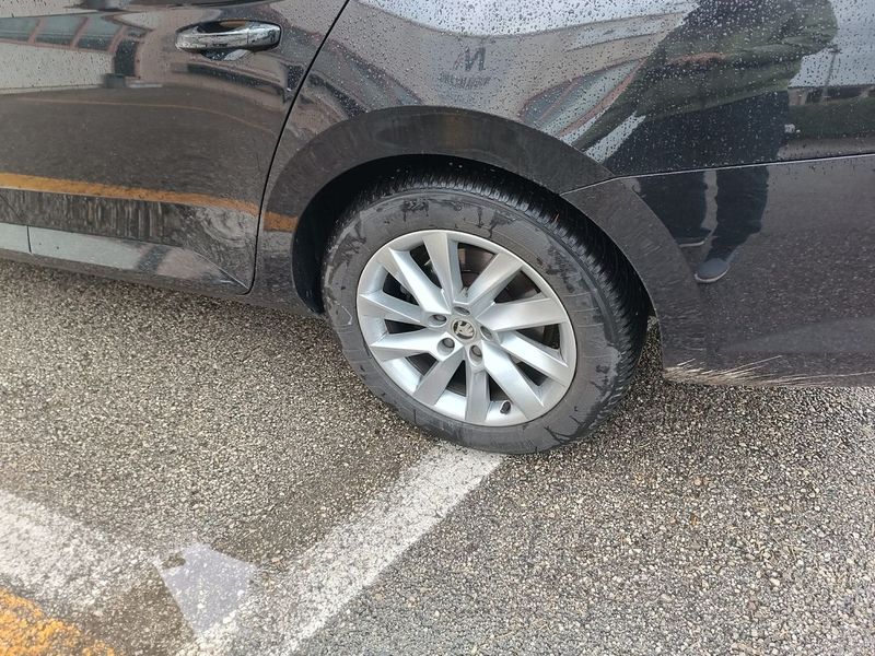 Skoda Superb 2.0 TDI Executive 2023 – снимка 20