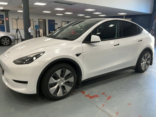 Tesla Model Y Standard Range 2023 – снимка 2