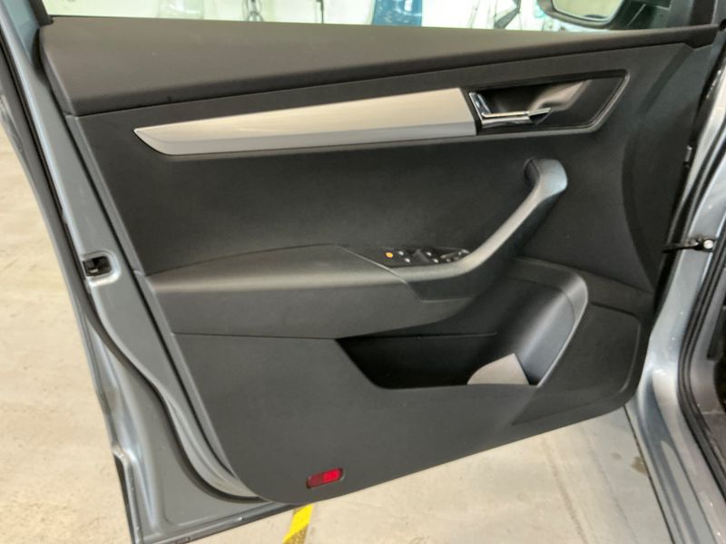 Skoda Karoq 1.6 TDI Executive 2020 – снимка 23
