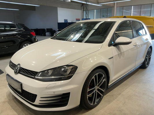 Volkswagen Golf VII 2.0 TDI GTD BlueMotion Tech 2015 – снимка 2