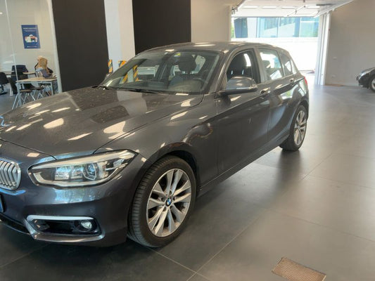 BMW 1er 118d Urban Line 2016 – снимка 2