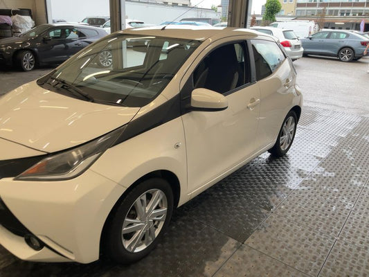 Toyota Aygo 1.0 X-Play Team D 2018 – снимка 2
