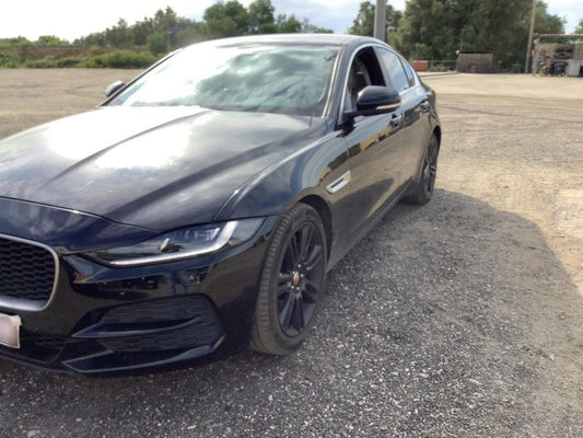 Jaguar XE 20d S AWD 2019 – снимка 2
