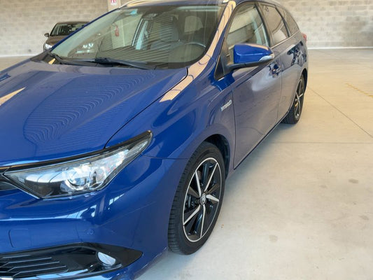 Toyota Auris Touring Sports 1.8 Hybrid Style 2018 – снимка 2
