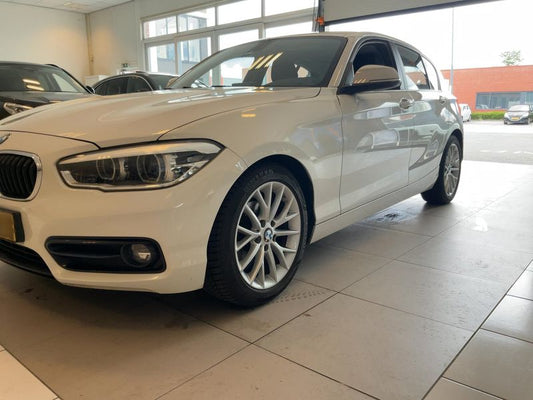 BMW 1er 118i Sport Line 2019 – снимка 2