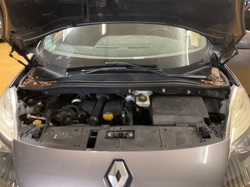 Renault Grand Scenic 1.5 dCi Expression 2011 – снимка на щета