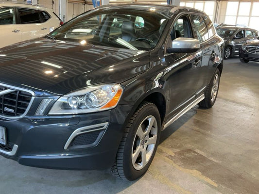 Volvo XC60 2.0 D4 Kinetic 2WD 2013 – снимка 2