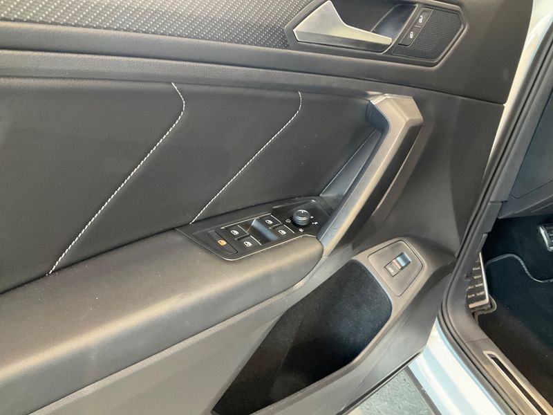 Volkswagen Tiguan Allspace 2.0 TSI R-Line 4Motion 2023 – снимка 22