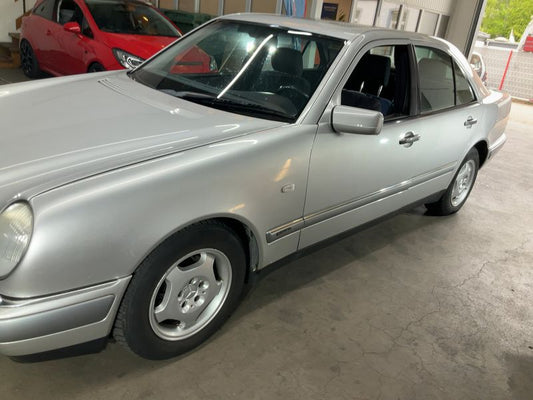 Mercedes-Benz E-Klasse E 240 Elegance 1999 – снимка 2