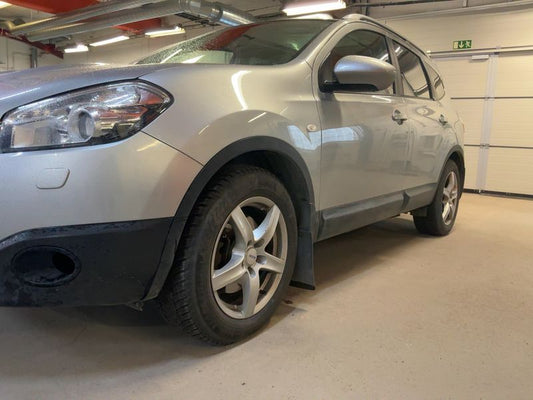Nissan Qashqai+2 2.0 Acenta 4x4 2010 – снимка 2
