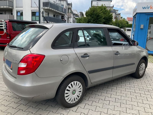 Skoda Fabia 1.2 Classic 2009 – снимка 2