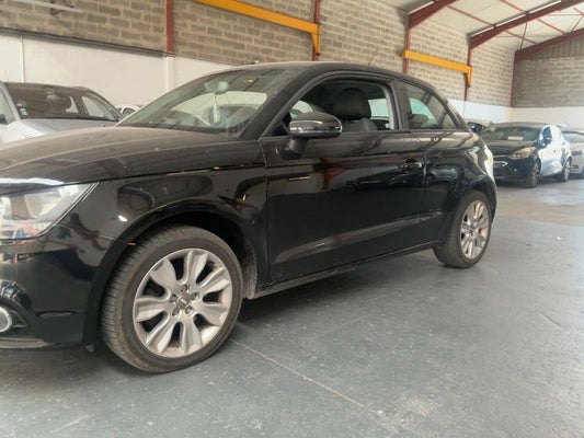 Audi A1 1.6 TDI Ambition 2011 – снимка 2