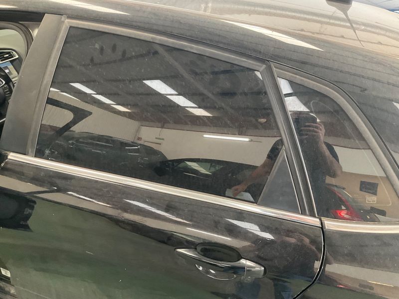 Citroen C4 1.6 e-HDi Collection 2014 – снимка 23