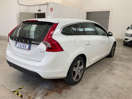 Volvo V60 2.0 D4 Momentum 2012 – снимка 2