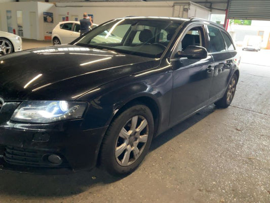 Audi A4 2.0 TDI Ambiente 2011 – снимка 2