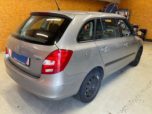 Skoda Fabia 1.4 Ambiente 2009 – снимка 2