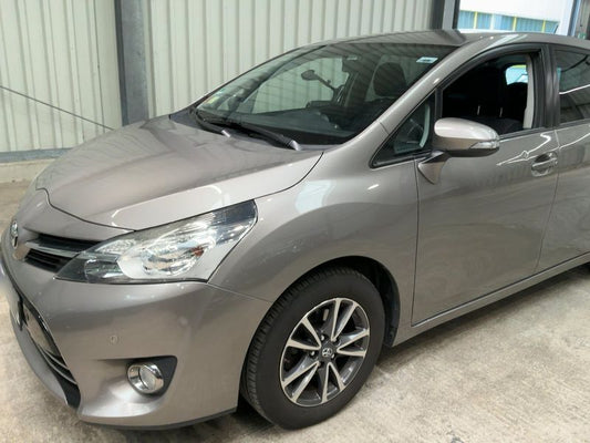 Toyota Verso 1.6 D-4D Comfort 2014 – снимка 2