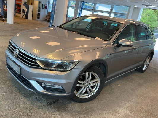 Volkswagen Passat Alltrack 2.0 TDI 4Motion BlueMotion Tech 2018 – снимка 2