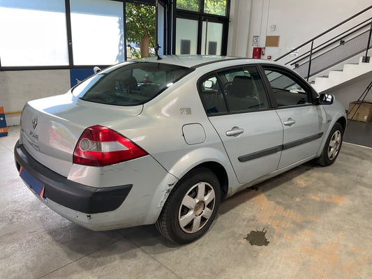 Renault Megane 1.6 Expression Confort 2004 – снимка 2