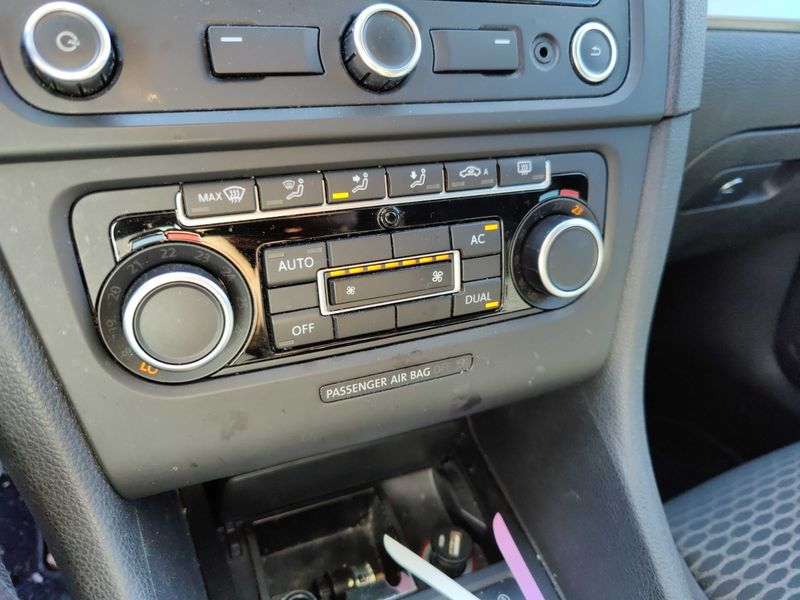 Volkswagen Golf VI 1.6 TDI 2012 – снимка 60