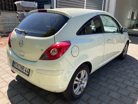 Opel Corsa 1.4 Satellite 2011 – снимка 2