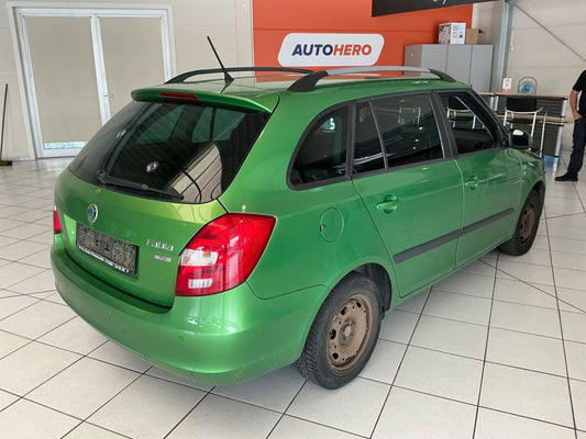 Skoda Fabia 1.6 TDI Family 2011 – снимка 2