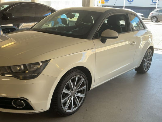 Audi A1 1.6 TDI Ambition Luxe 2011 – снимка 2