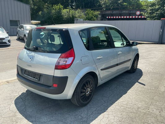 Renault Scenic 1.6 Expression Confort 2004 – снимка 2