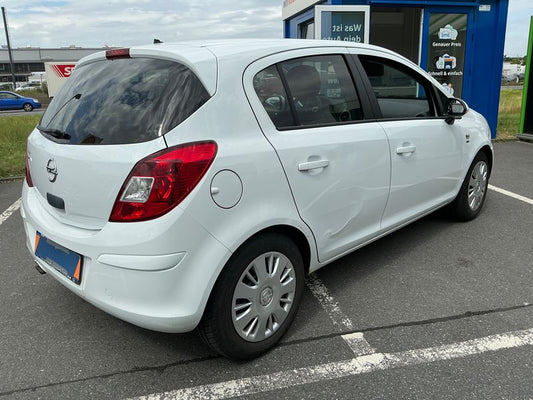 Opel Corsa 1.4 Satellite 2011 – снимка 2