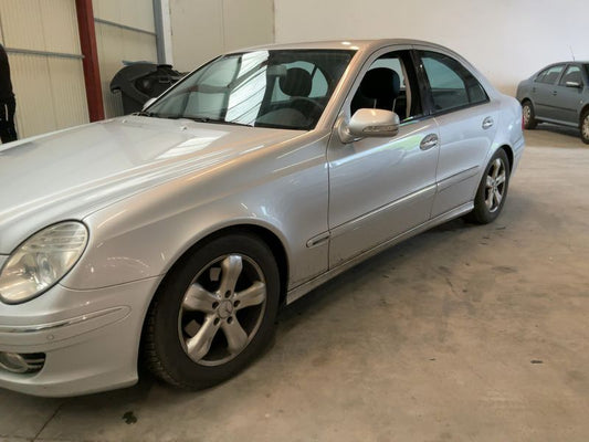 Mercedes-Benz E-Klasse E 220 CDI Avantgarde 2007 – снимка 2