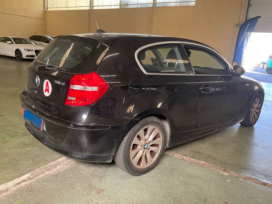 BMW 1er 116d Premiere 2010 – снимка 2